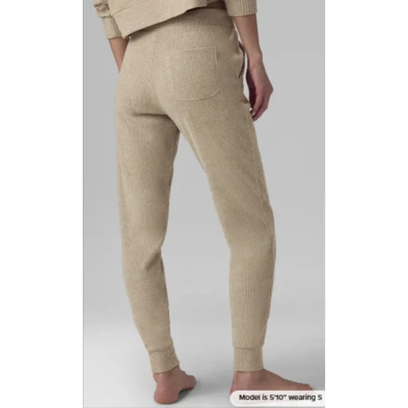 Alo Women's Yoga Tan Jogger Sweatpants Size XS 0-2 - Picture 2 of 3